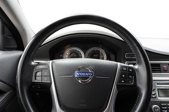 Volvo XC70 15 of 19