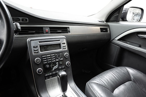 Volvo XC70 11 of 19