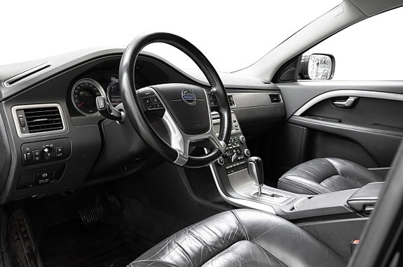 Volvo XC70 14 of 19
