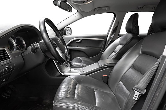 Volvo XC70 10 of 19