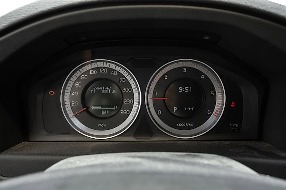 Volvo XC70 16 of 19