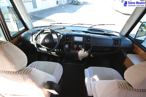 Rapido 891 F 5 of 16