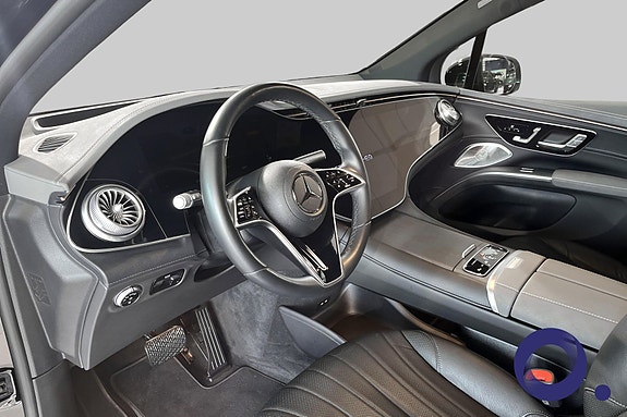 Mercedes-Benz EQS SUV 13 of 16