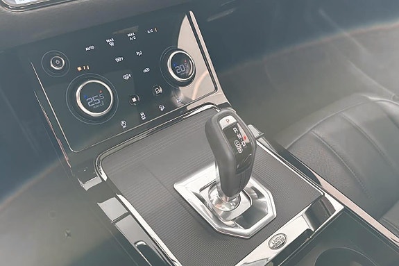 Land Rover Range Rover Evoque 21 of 30