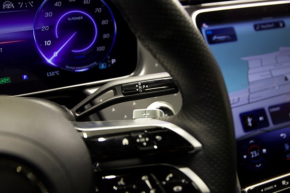 Mercedes-Benz EQE SUV 18 of 30