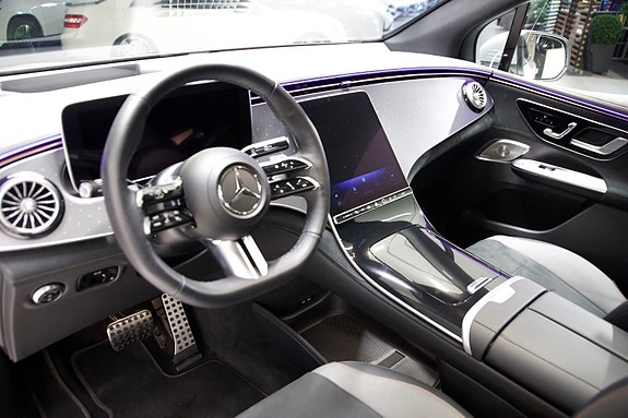 Mercedes-Benz EQE SUV 13 of 30