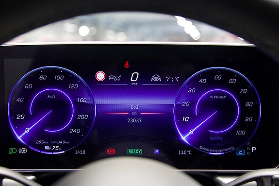 Mercedes-Benz EQE SUV 17 of 30