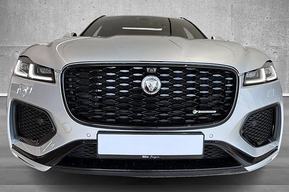 Jaguar F-PACE 7 of 30