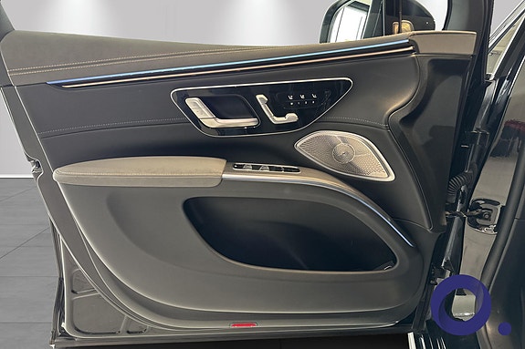 Mercedes-Benz EQS SUV 14 of 21