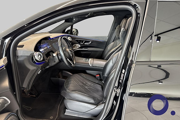 Mercedes-Benz EQS SUV 12 of 21
