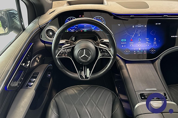 Mercedes-Benz EQS SUV 16 of 21
