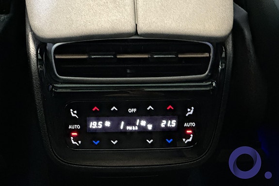 Mercedes-Benz EQS SUV 18 of 21