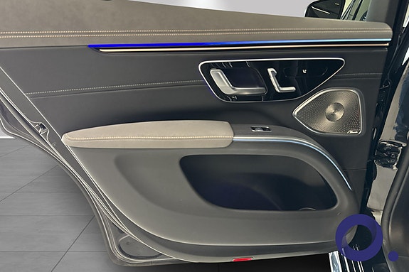 Mercedes-Benz EQS SUV 19 of 21