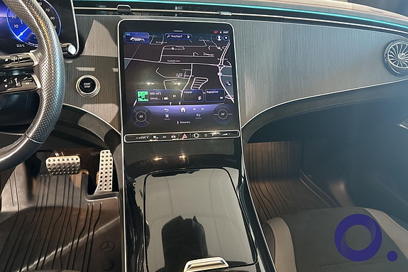 Mercedes-Benz EQE SUV 15 of 18