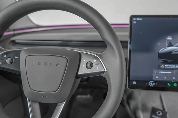 Tesla Model 3 18 of 23