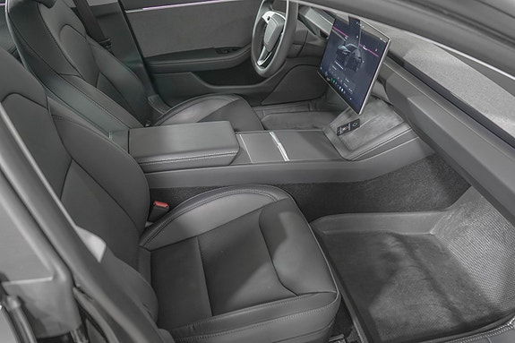 Tesla Model 3 16 of 23