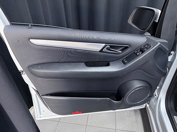 Mercedes-Benz A160 10 of 30