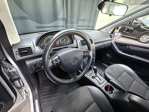 Mercedes-Benz A160 12 of 30