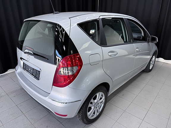 Mercedes-Benz A160 8 of 30
