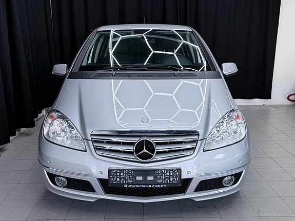 Mercedes-Benz A160 2 of 30