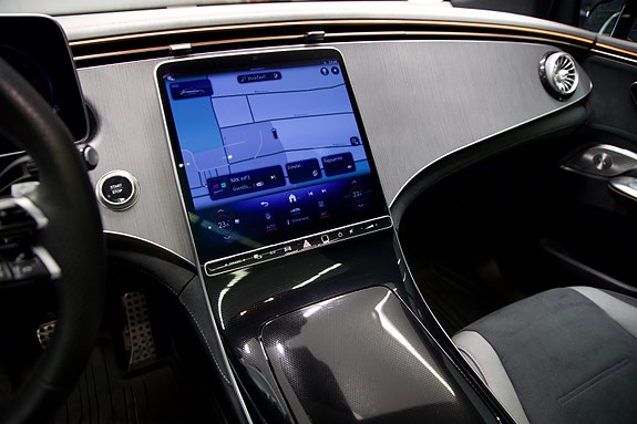 Mercedes-Benz EQE SUV 10 of 15