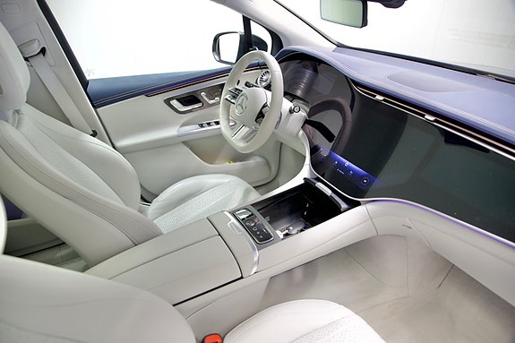 Mercedes-Benz EQE SUV 25 of 29