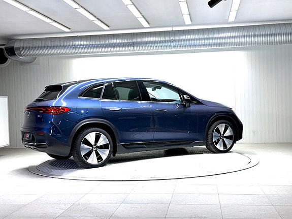 Mercedes-Benz EQE SUV 16 of 29