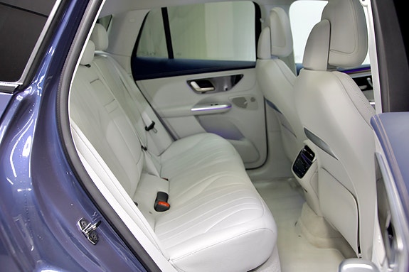 Mercedes-Benz EQE SUV 23 of 29