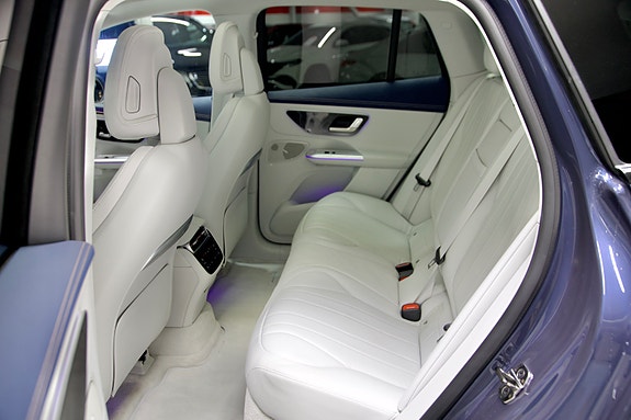 Mercedes-Benz EQE SUV 21 of 29