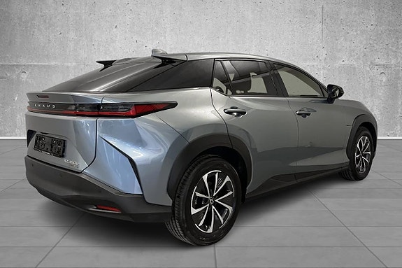 Lexus RZ450e 5 of 24