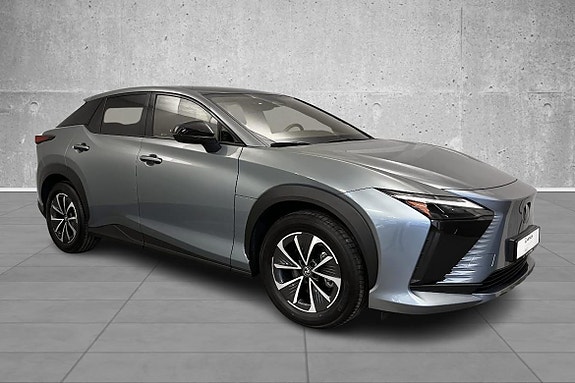 Lexus RZ450e 7 of 24