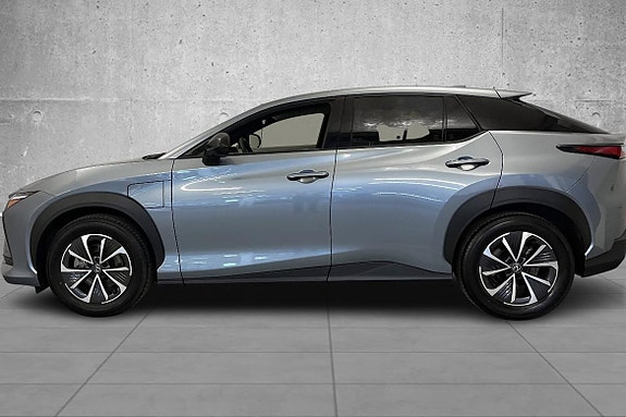 Lexus RZ450e 2 of 24