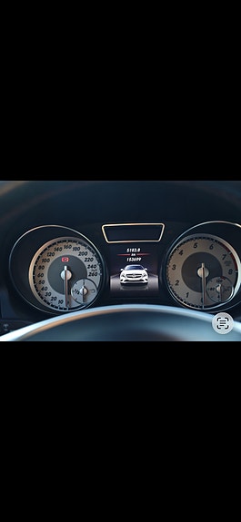 Mercedes-Benz CLA180 7 of 11