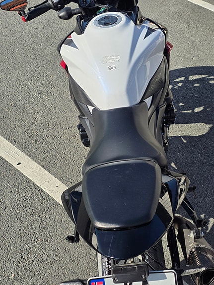 Suzuki GSX-S 750 7 of 9