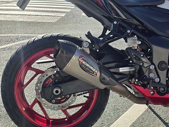 Suzuki GSX-S 750 6 of 9