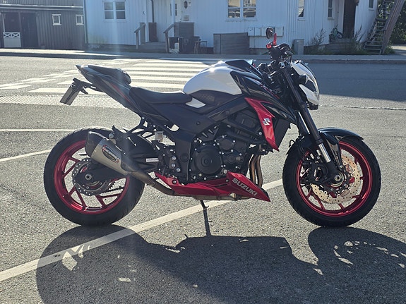 Suzuki GSX-S 750 3 of 9