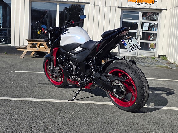 Suzuki GSX-S 750 4 of 9