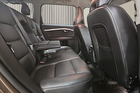 Volvo XC70 14 of 30