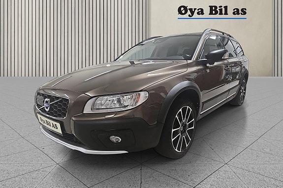 Volvo XC70 2 of 30