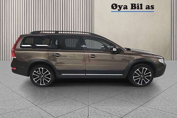 Volvo XC70 3 of 30