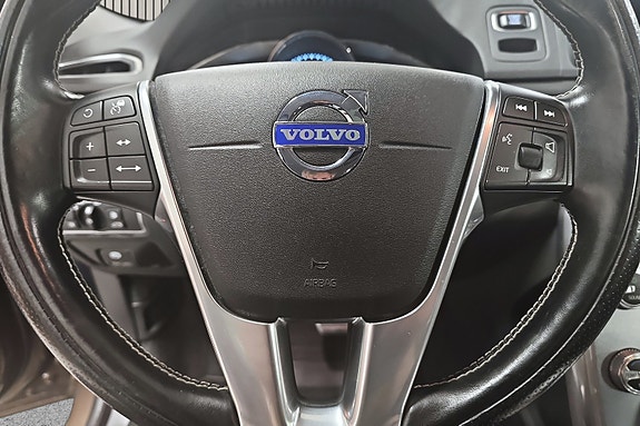 Volvo XC70 12 of 30