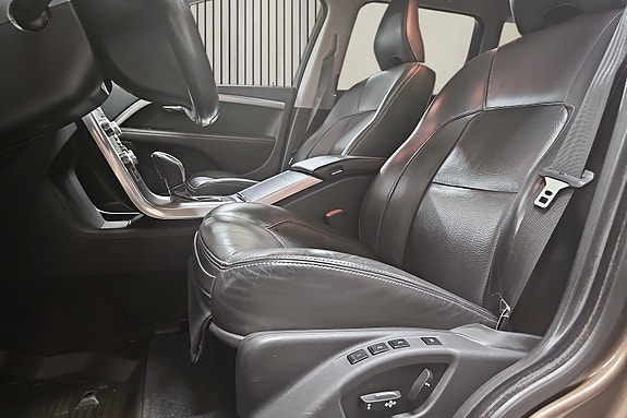 Volvo XC70 13 of 30