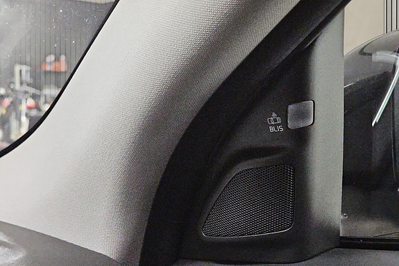 Volvo XC70 25 of 30