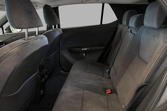Lexus RZ450e 17 of 21