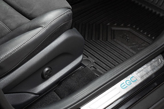 Mercedes-Benz EQC400 29 of 30