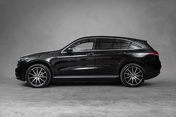 Mercedes-Benz EQC400 2 of 30
