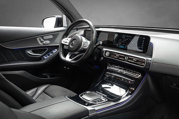 Mercedes-Benz EQC400 24 of 30