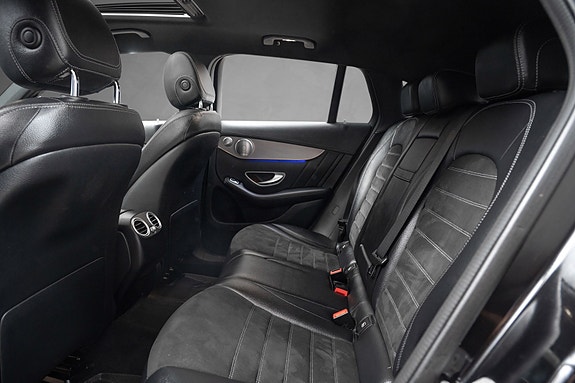 Mercedes-Benz EQC400 23 of 30