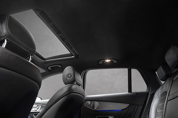 Mercedes-Benz EQC400 22 of 30