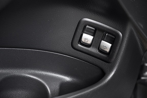 Mercedes-Benz EQC400 16 of 30